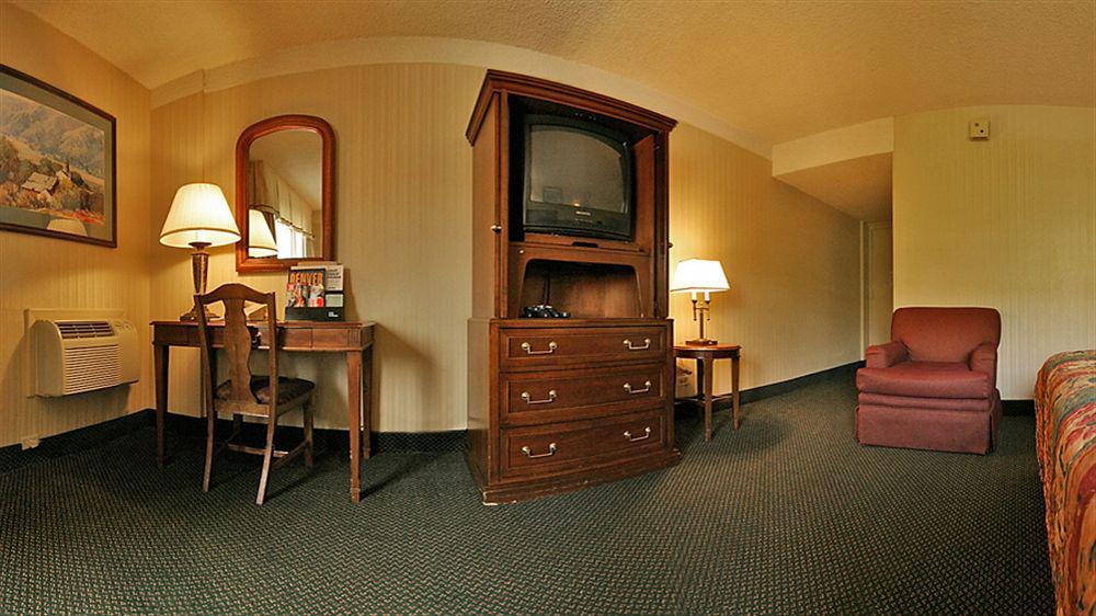 Ramada By Wyndham Denver Downtown Exterior photo